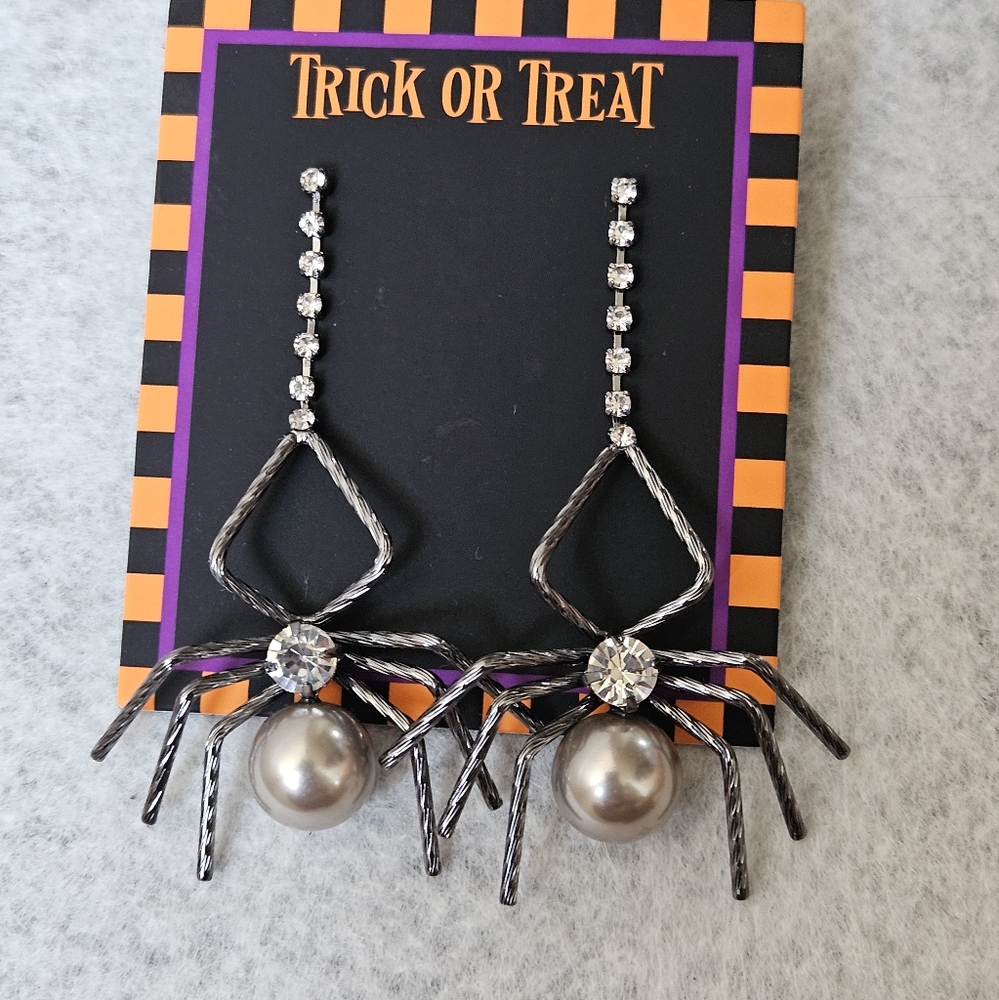 Bella and Jack Trick or treat Spider Dangle Earrings